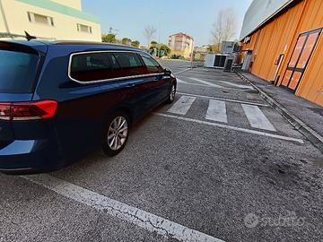 Volkswagen Passat Variant 8 serie  2.0 D Business