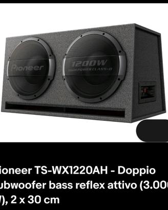 Subwoofer amplificato per auto