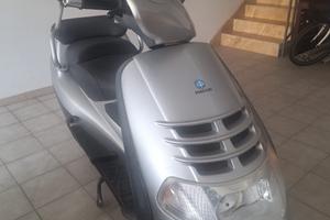 Super Exagon Piaggio motore Honda 250 anno 2000