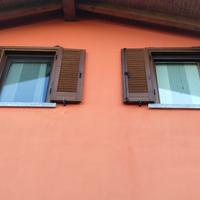 Finestre in legno a un'anta