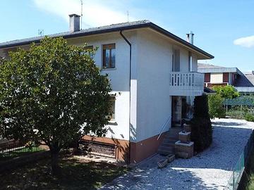 CASA DI TESTA CON AMPIO GIARDINO - ABITABILE DA...