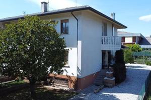 CASA DI TESTA CON AMPIO GIARDINO - ABITABILE DA...