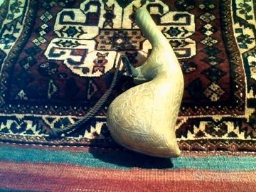 Antica fiaschetta Persiana per polvere nera