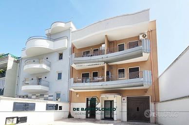 Via Cadore locale commerciale c/o v.le Trentino