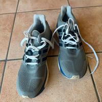 Adidas da corsa misura 44