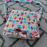 Scatola per cucire e bottoni