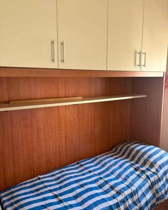 Armadio a ponte con letto