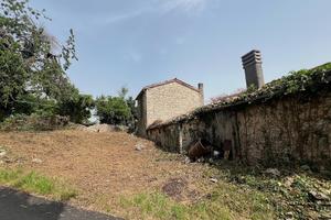 Lusiana ampio rustico singolo da ristrutturare