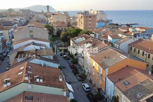 AMPIO APPARTAMENTO IN CENTRO PIANO TERRA CON CORTI