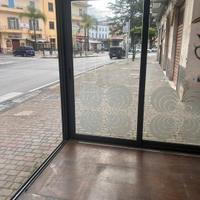 struttura esterna per attività commerciali