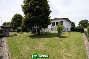 INDIPENDENTE 3 LOCALI CON TAVERNA, GIARDINO E DUE