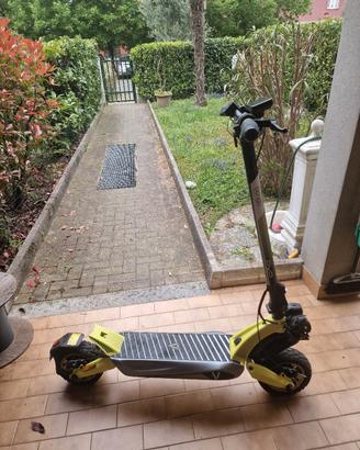 Monopattino elettrico Cecotec V55 2x2 Connected