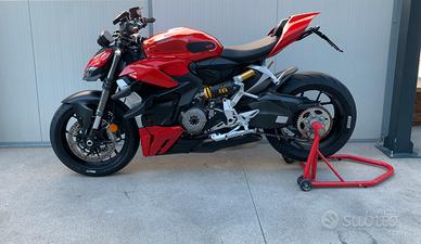 Ducati Streetfighter v2