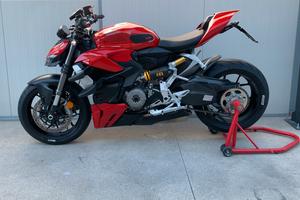 Ducati Streetfighter v2