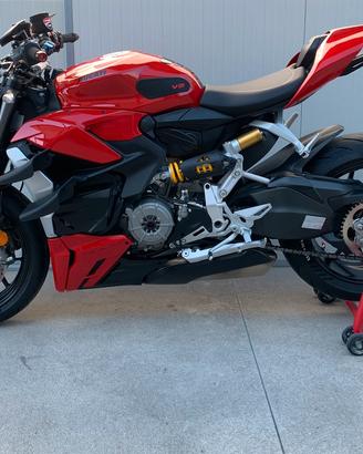 Ducati Streetfighter v2
