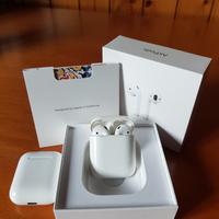 Apple Airpods 2 con 2 confezioni di ricarica