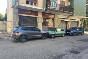 NEGOZIO A ABBIATEGRASSO