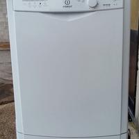 Lavastoviglie Indesit da incasso