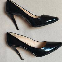 décolleté in vernice  con tacco 10 