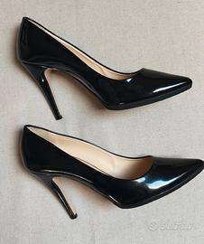 décolleté in vernice  con tacco 10 