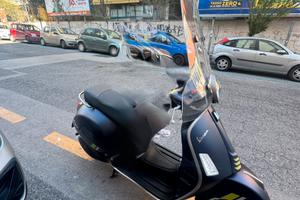 Vespa 300 GTV blu satinato