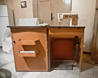 Macchina da Cucire "SINGER".