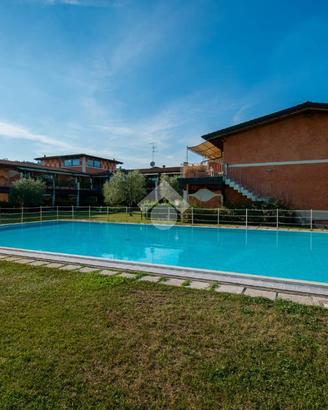 2 LOCALI A PADENGHE SUL GARDA