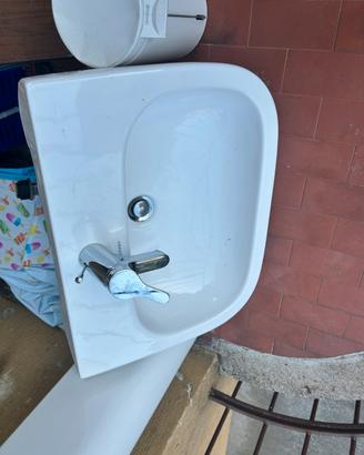 sanitari bagno lavandino wc bidet e piatto doccia