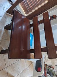 panca in pregiato e robusto legno Iroko. 