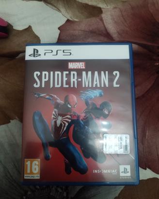 PLAYSTATION 5 ( 3 giochi+ 2 joystick)