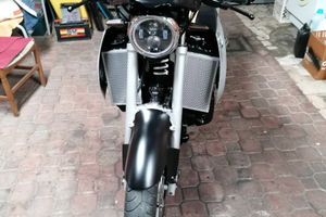 La moto è da vedere molto particolare