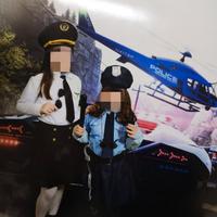 Vestiti di carnevale poliziotta e pilota aerei