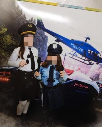 Vestiti di carnevale poliziotta e pilota aerei