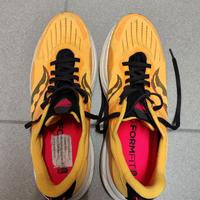 Scarpa running Saucony Tempus
