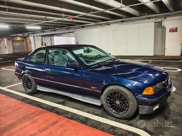 BMW e36 320i coupè 1995