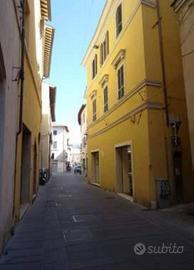 Immobile in asta di 325 m² a Foligno