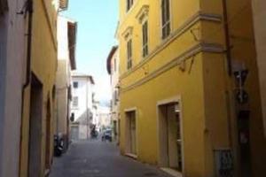 Immobile in asta di 325 m² a Foligno