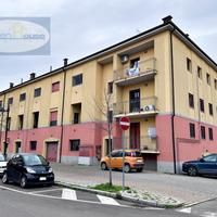 AMPIO APPARTAMENTO CON POSTO AUTO COPERTO E CANTIN