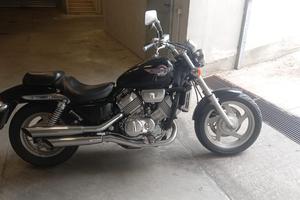 Moto Honda VF750 anno 1998