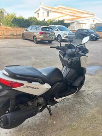 Yamaha X-Max 125