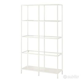 Scaffale Ikea VITTSJÖ, specchio,manichini, busto