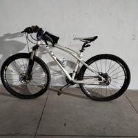 Bici MTB GT Zaskar in carbonio