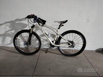 Bici MTB GT Zaskar in carbonio