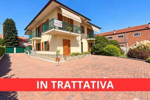 Appartamento di 145 m² con 4 locali e box auto a V
