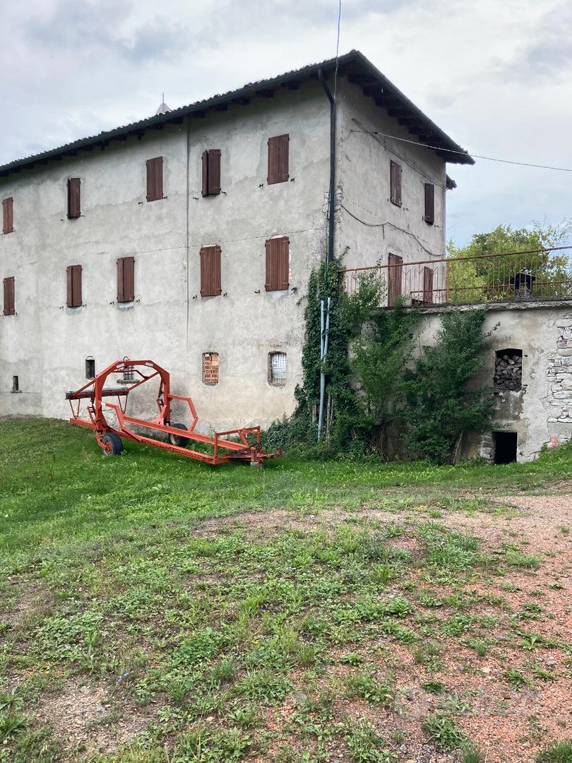 Casa di grandi dimensioni - Vista 2