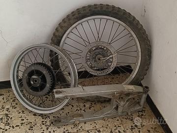 Ruota anteriore e posteriore Suzuki DR 600