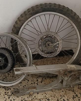 Ruota anteriore e posteriore Suzuki DR 600