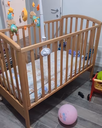 Lettino neonato in legno + Materasso + Cassettone