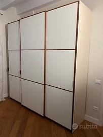 Armadio stagionale.3 ante scorrevoli