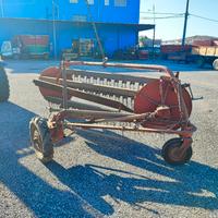 Ranghinatore a pettine trainato